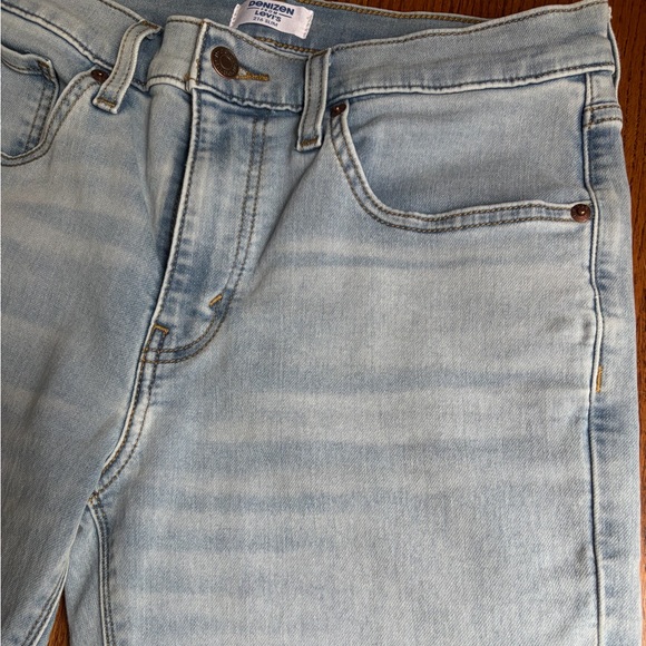 DENIZEN from Levi's Men's 216 Slim Fit Light Wash Denim Jeans. Size 32x32 - Picture 6 of 8